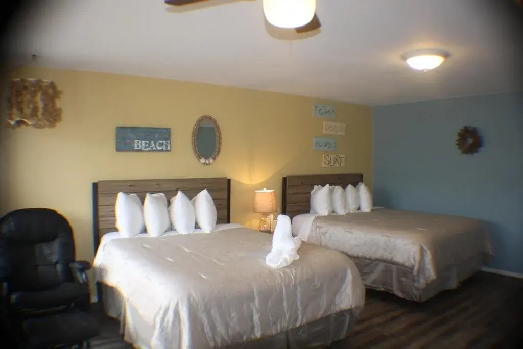 Sea Treasures Inn #104