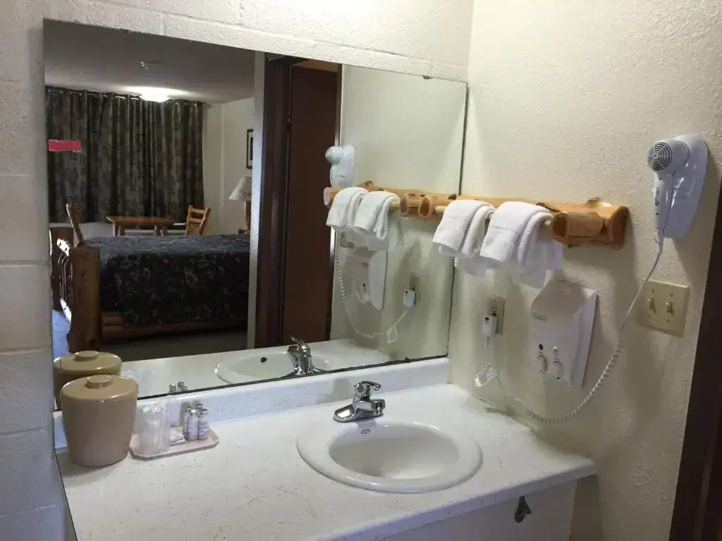 Northwoods Motel