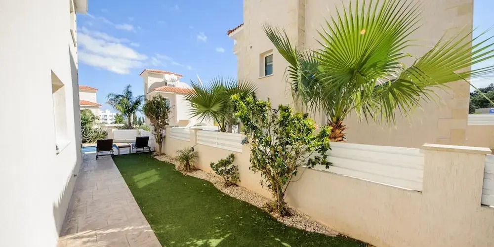 Rent Private Villa 045