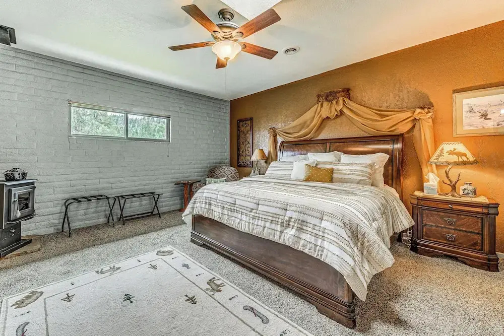 Spacious Alto House on 8 Private Acres w/ Hot Tub!