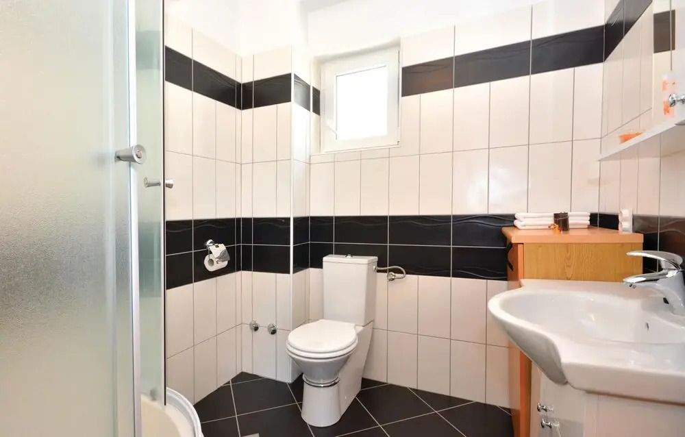 Amazing Home in Podstrana With Wifi and 3 Bedrooms