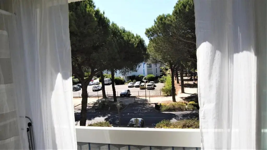 Studio calme et lumineux 10 mn plage et centre-ville Parking privé - Bat JUIN