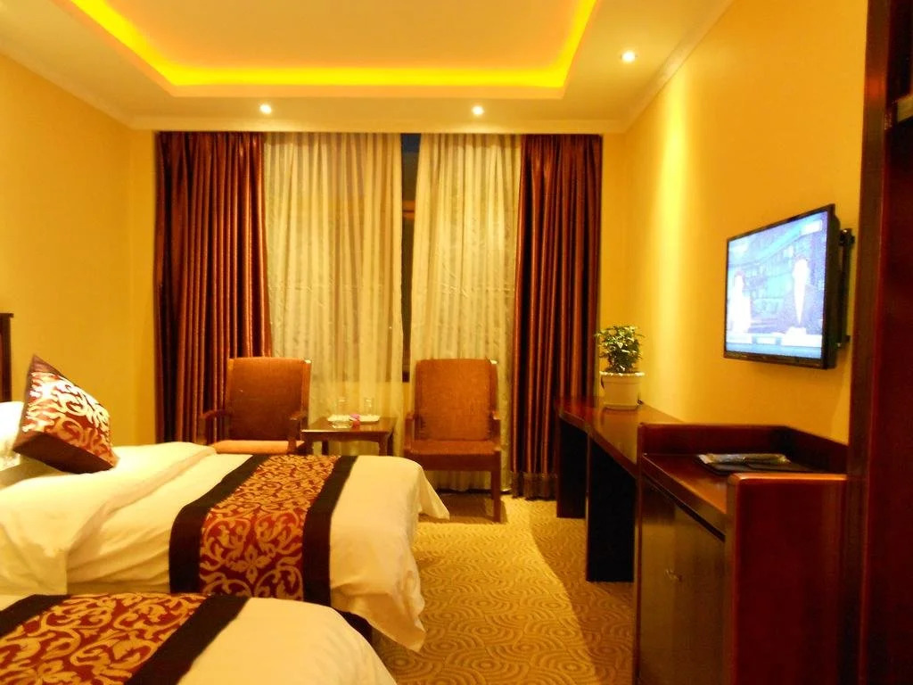 Linzhi Huarui Hotel