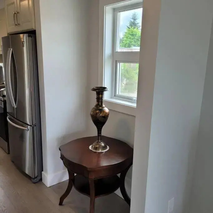 Brand New Luxury 1 bedroom Townhouse with full kitchen