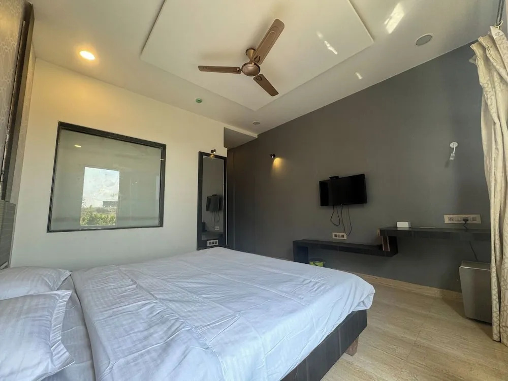 Zestin Hill Resort Lonavala