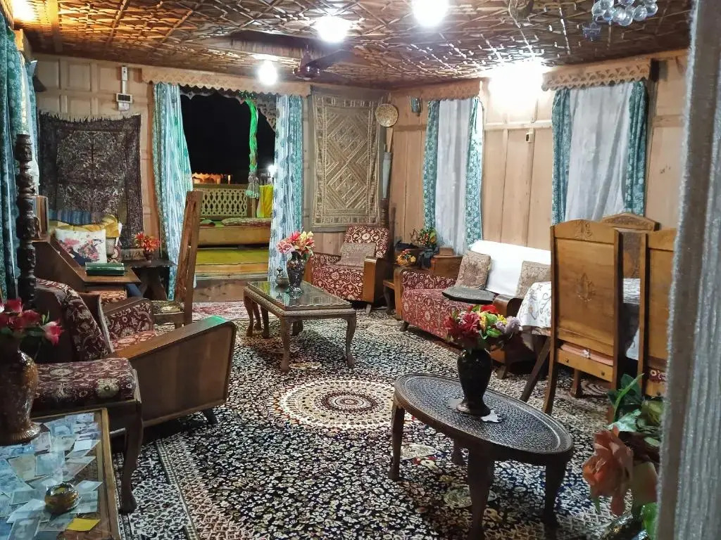 Houseboat Pride of India