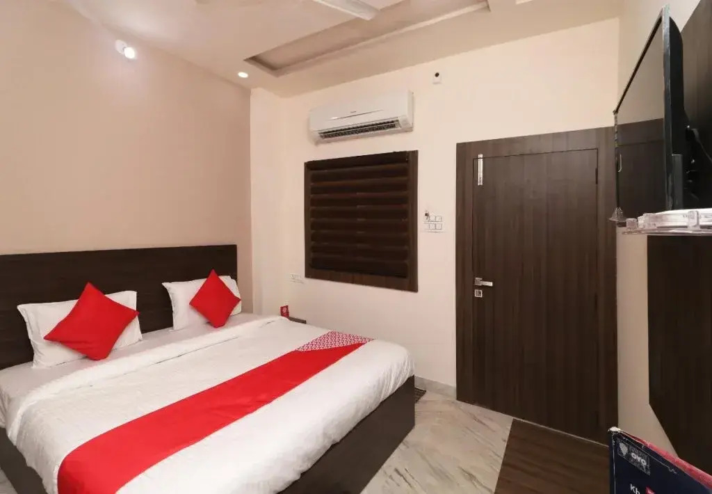 Hotel Royal Palace By OYO Rooms