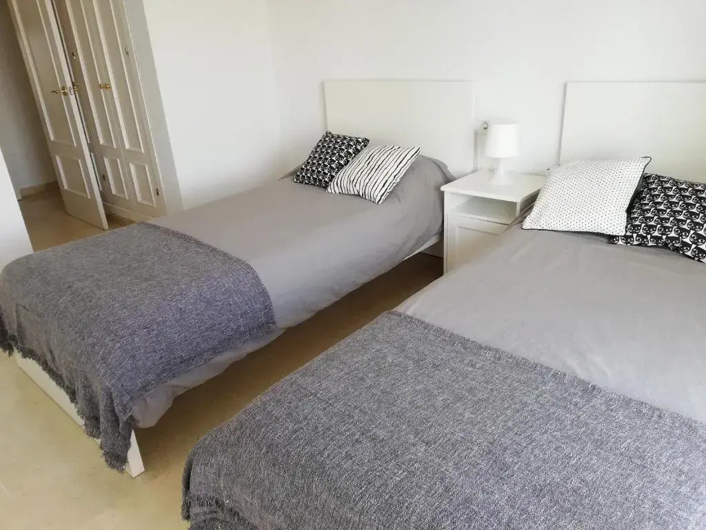 Disfruta amplio moderno y luminoso Golf Resort Torrequebrada