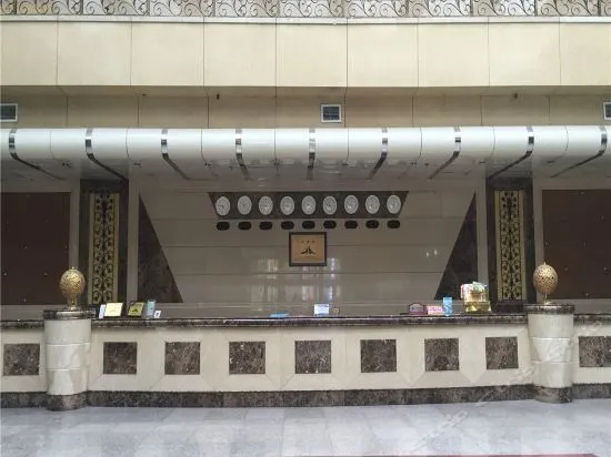 金通大酒店(信阳火车站天润广场店)