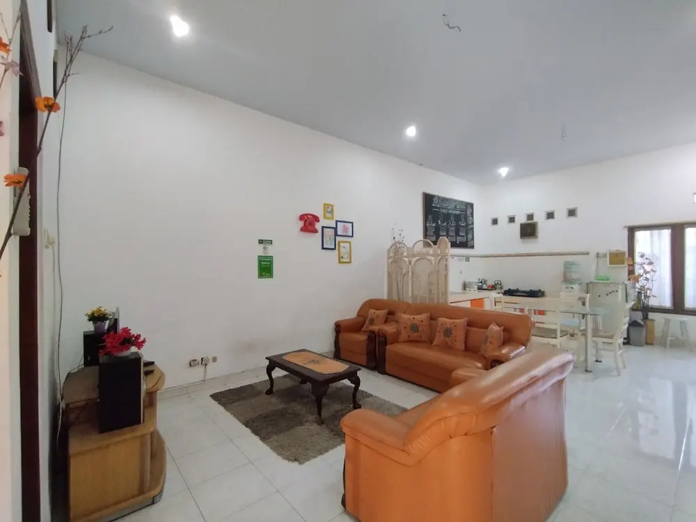 Homestay Syariah Monjali Taman Pelangi by Simply Homy