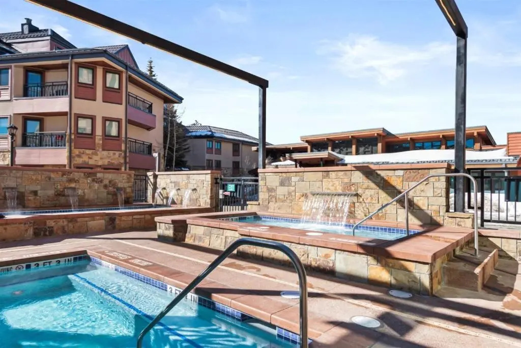 1 Bedroom Ski In, Ski Out Mountain Vacation Rental Located Next To Historic Main Street In Downtown Breckenridge