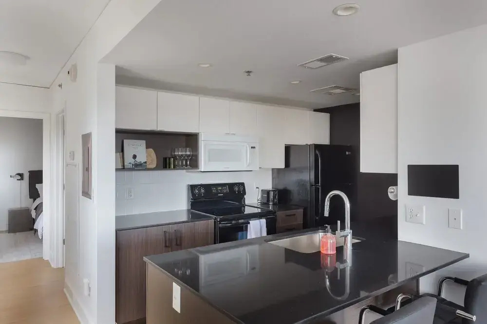 Comfy MW Apts with Gym & WD by Zencity