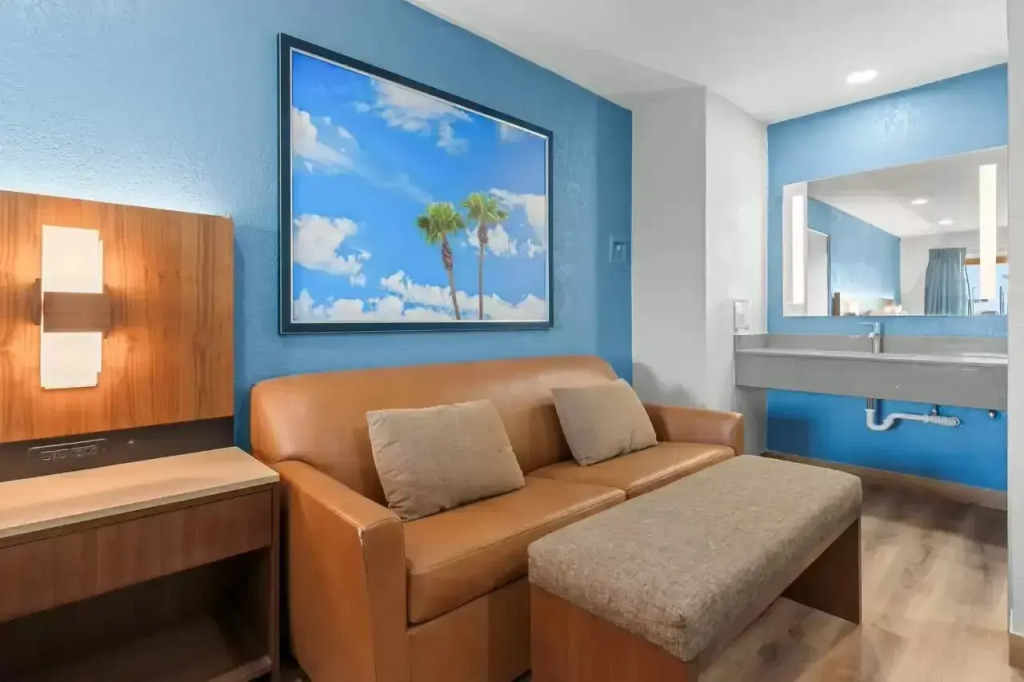 Econo Lodge Inn & Suites Sealy