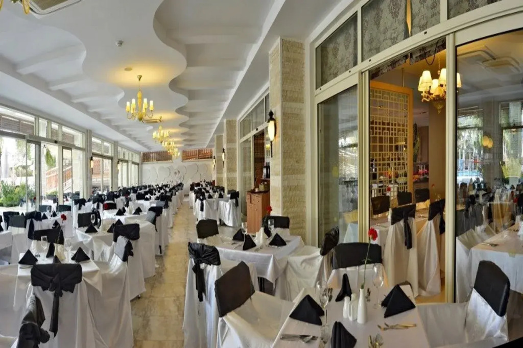 Side Crown Palace Ultra All Inclusive