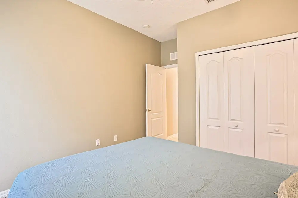 Wonderful Coastal Home With Wifi, Enclosed Backyard, Screened Patio