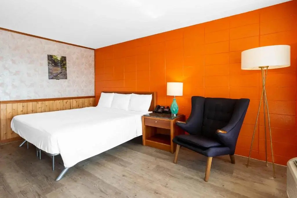 Starved Rock Motor Inn
