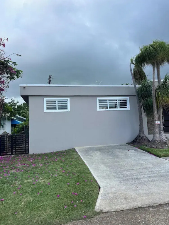 Surfer Steps Apartment