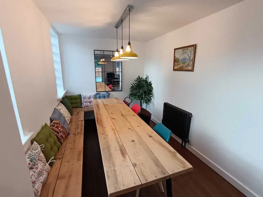 Northampton Oasis - 4 Bedroom House