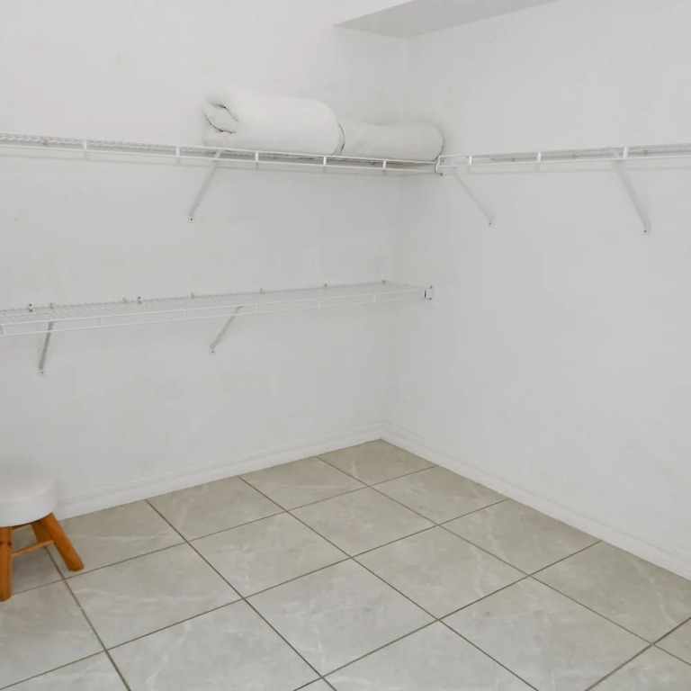 Timeout -south Facing With Large Terrace and Pool