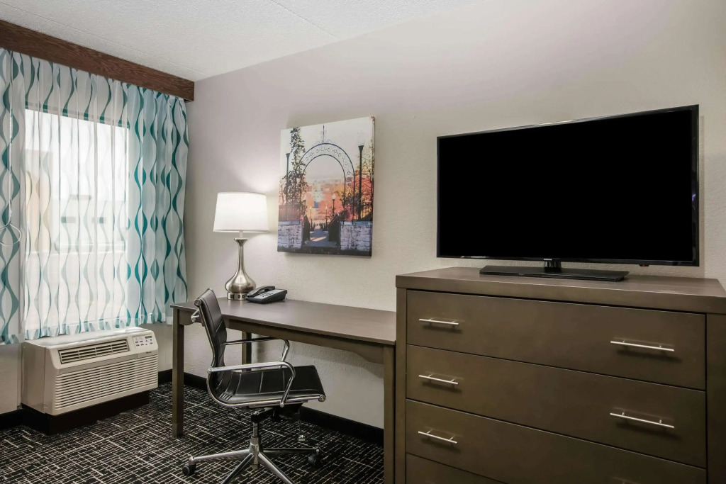 La Quinta Inn by Wyndham Davenport & Conference Center