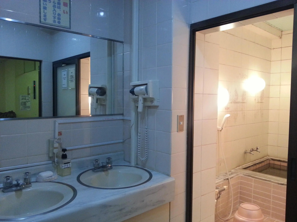 Capsule Kinuyahotel Ikebukuro - Men Only
