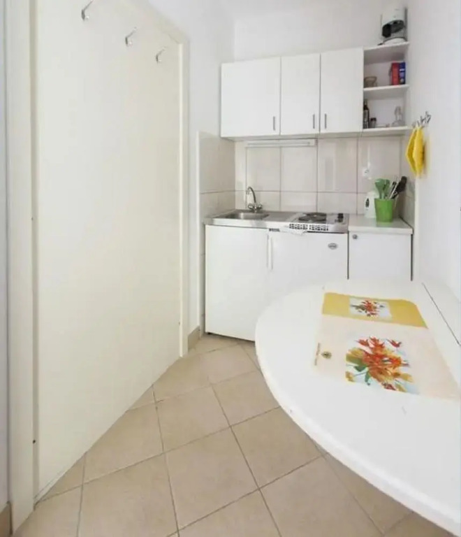 Cvita - 150 m From Pebble Beach - SA1