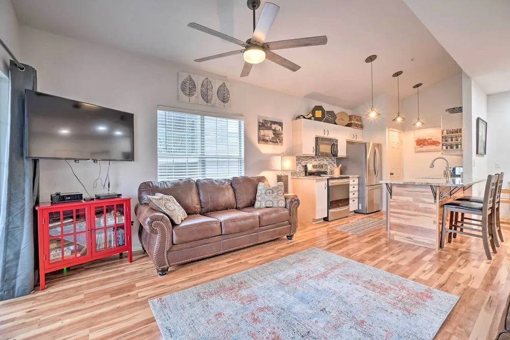 Serene Branson Penthouse w/ Resort Access & Views!