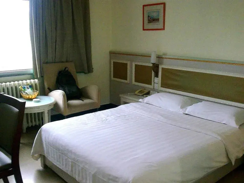 Shanghaorenjia Quality Selection Hotel (Shandong University Impression City)