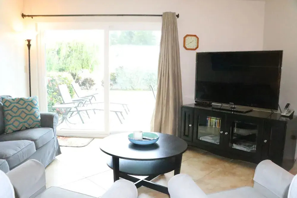 Jamaica Royale 086 - 2 Br Condo