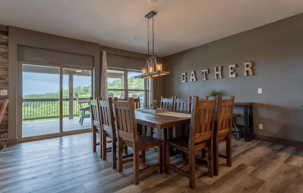 Lakefront Haven - 10 Br Home