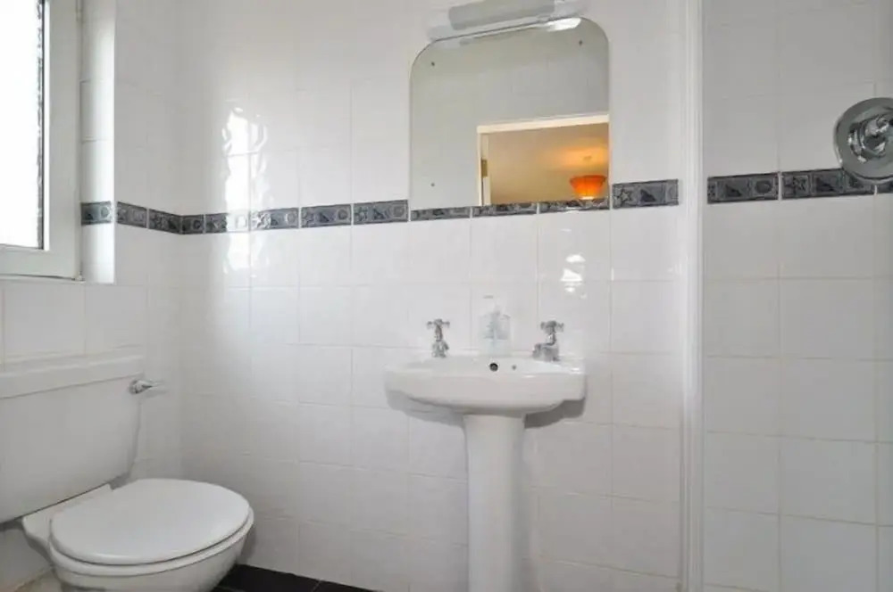 Lynfield Guest House