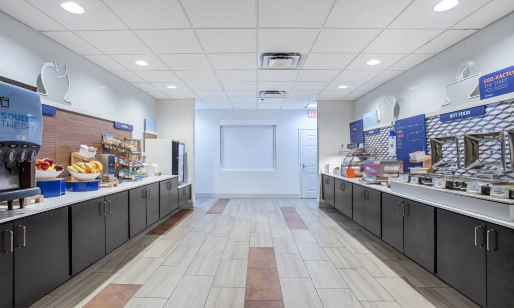 Holiday Inn Express & Suites Alcoa Knoxville Airport by IHG