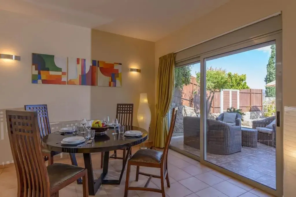 2 Bedroom Villa, Pool, Sea Views, Agios Nikolaos,
