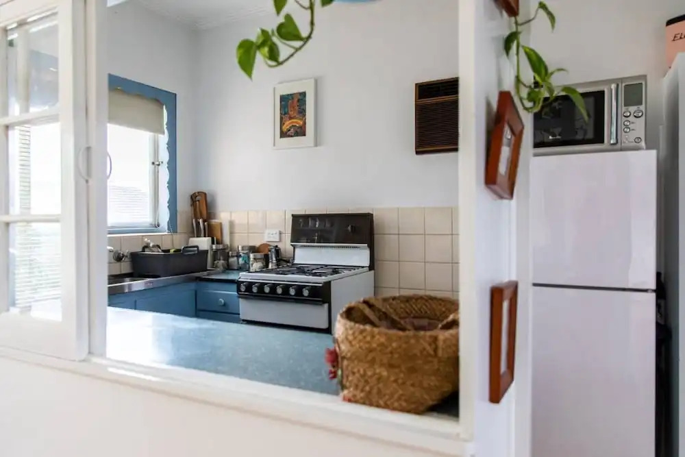 Retro 1 Bedroom Apartment In Melbourne's Hawthorn