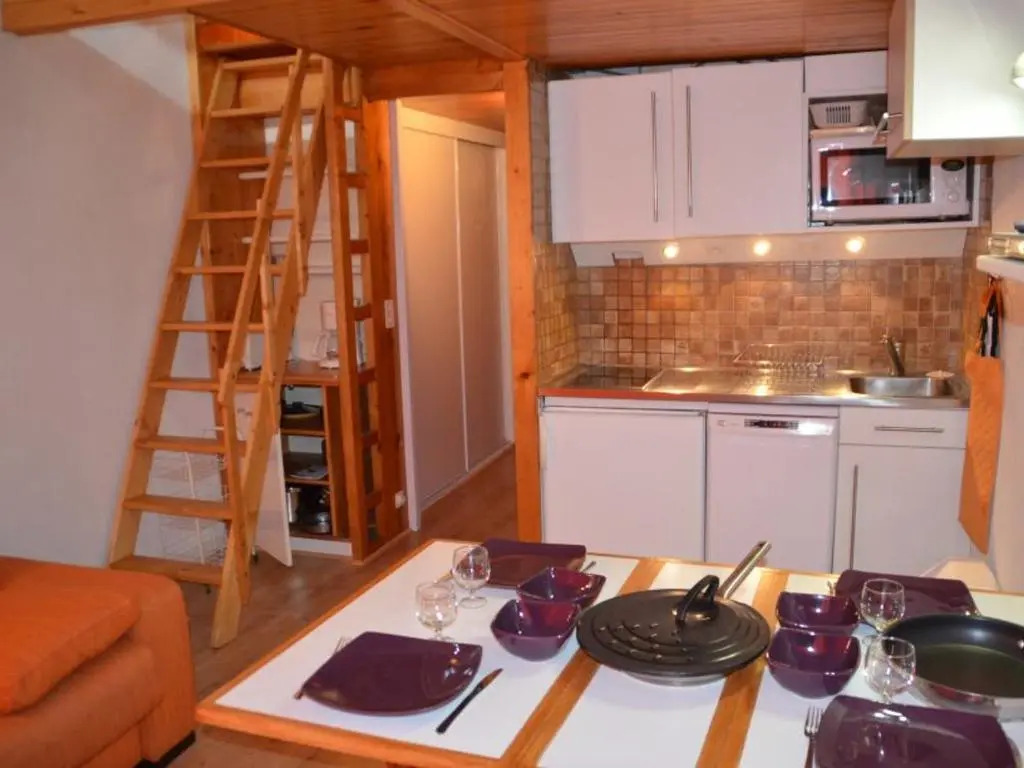 Appartement Les Menuires, 1 pièce, 3 personnes - FR-1-452-152