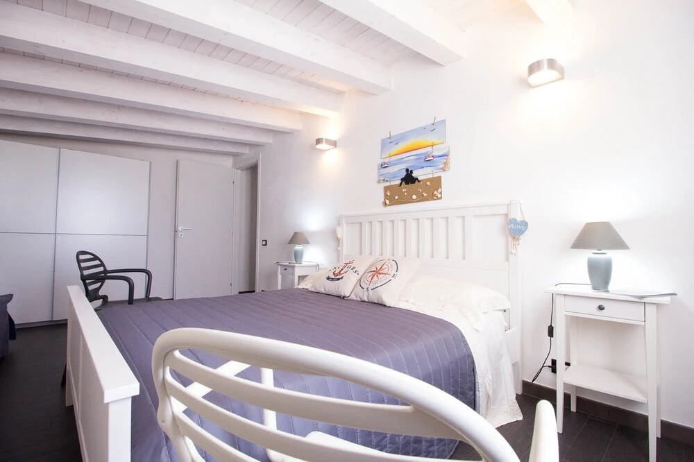 Casesicule: Corallo Charme Sea View Apartment On The Pozzallo Promenade Beach At 30 M Wi fi