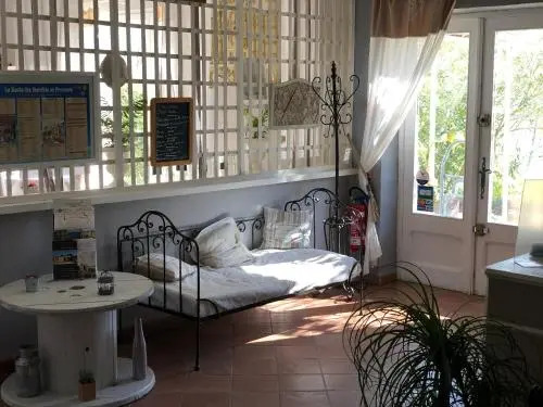 Logis Hôtel le Mas dHélène