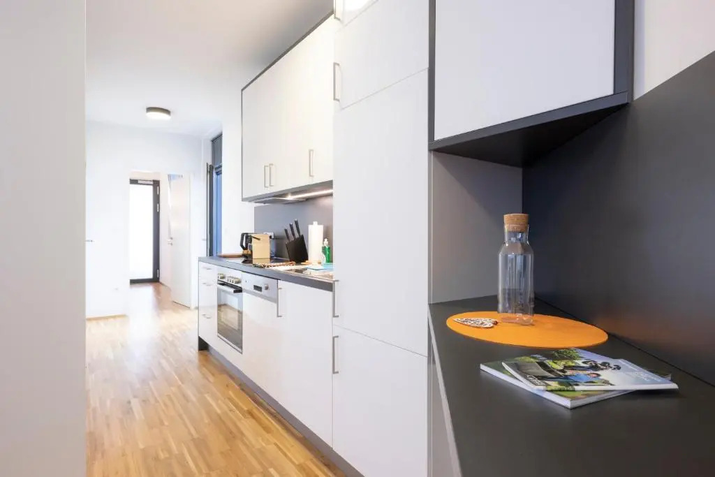Modern City Hideaway Graz by ichbucheAT