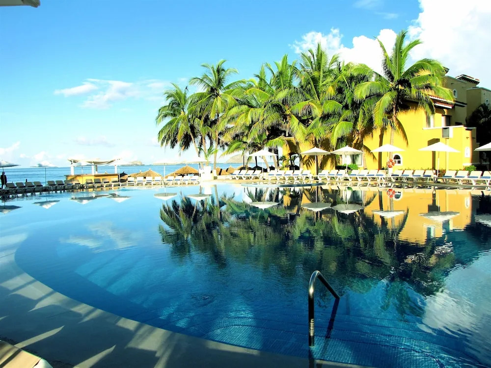 Aca Suites Ixtapa