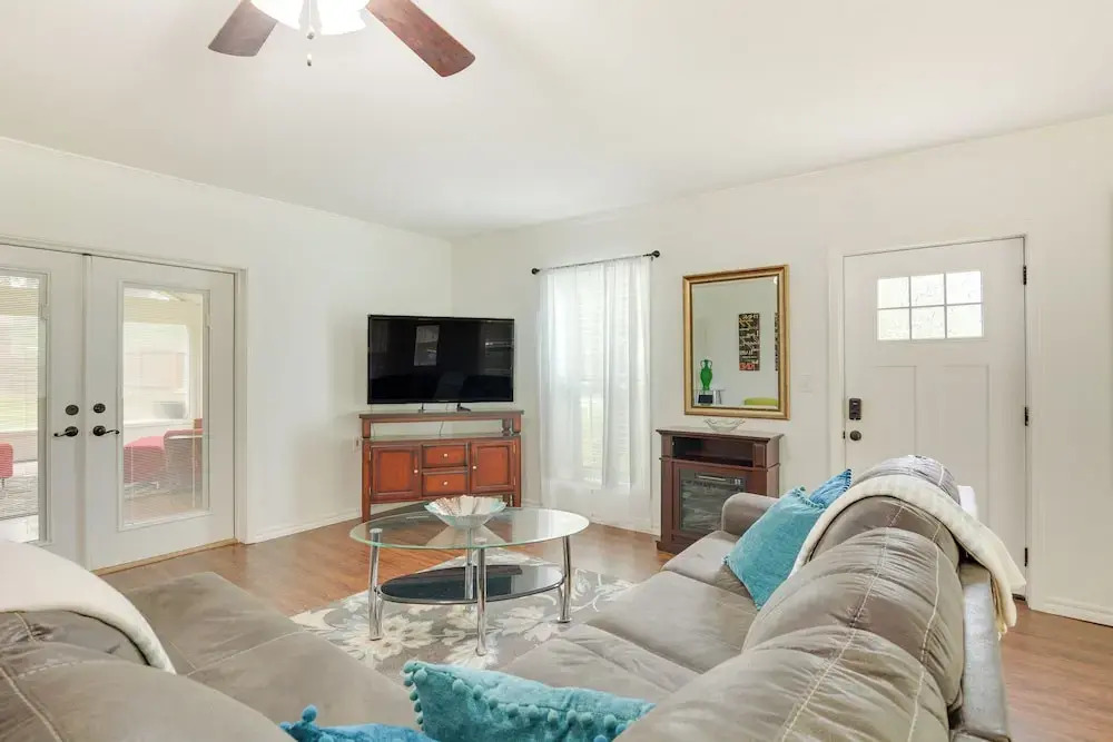 Rogers Vacation Rental ~ 7 Mi to Downtown