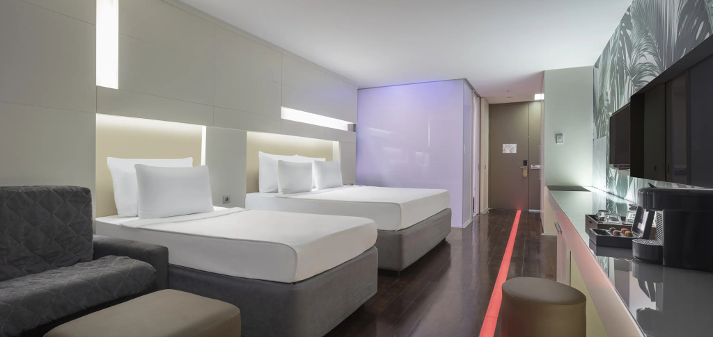 Nirvana Cosmopolitan Hotel - Convention & Sports Center