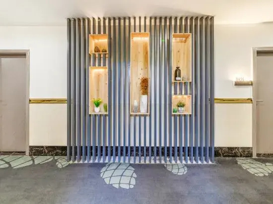 Zhiying Star Travel Hotel