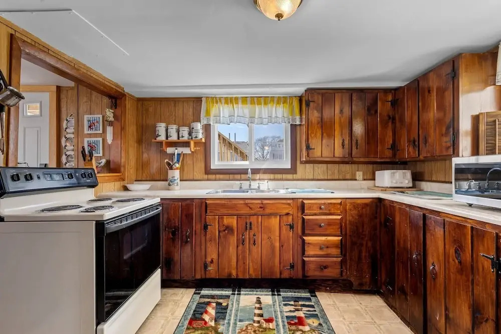 Beachfront Pet Friendly Sleeps 15 Bbq!
