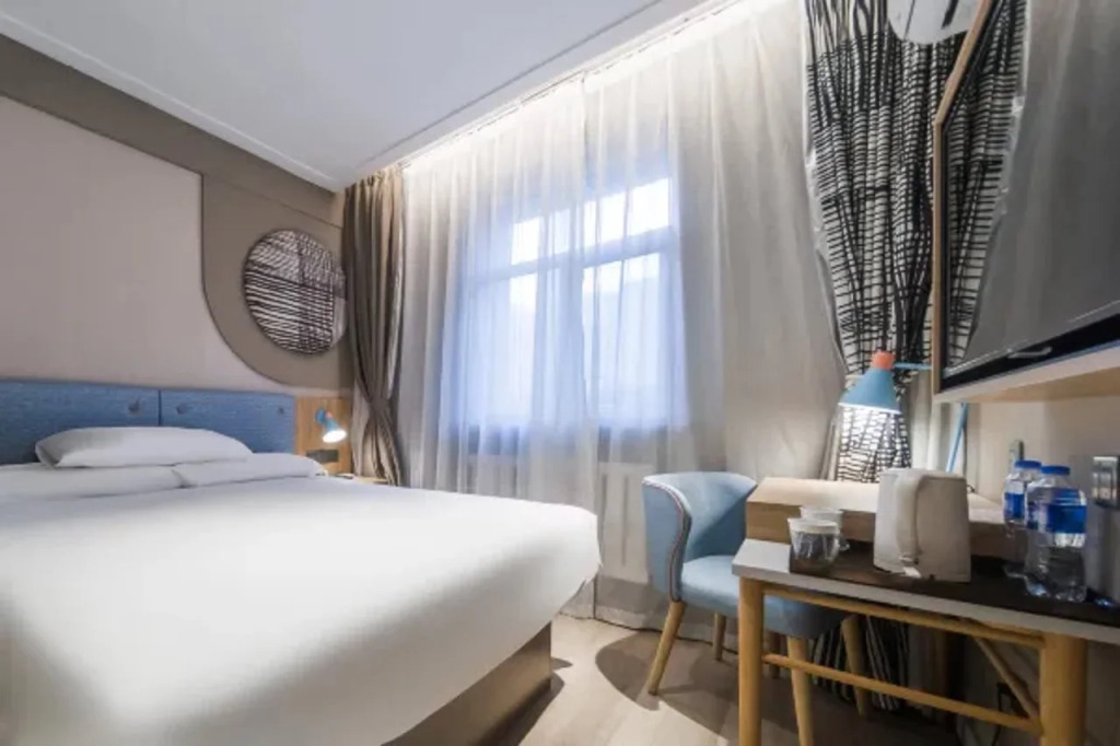 Home Inn Shenyang Xinmin Railway Station Branch