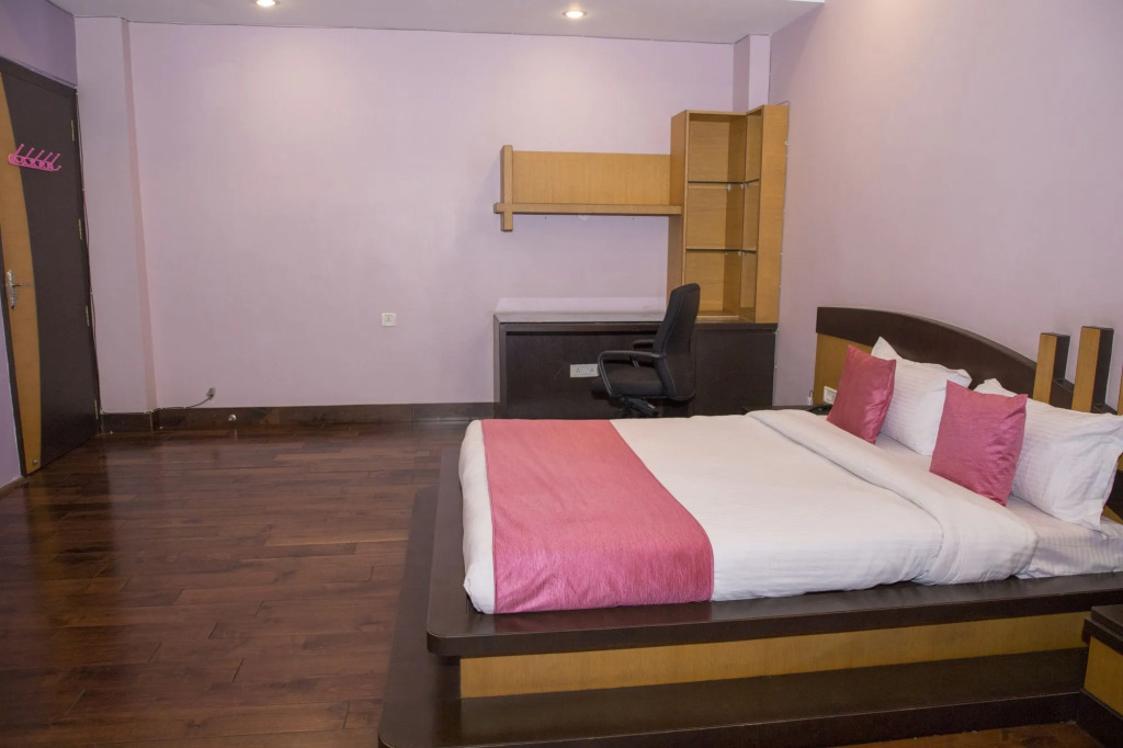 Hotel White House Inn By OYO Rooms