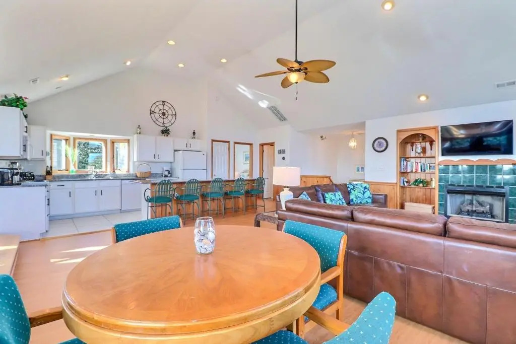 1358 Ar Lan Y Mor 4 Min Walk to Beach