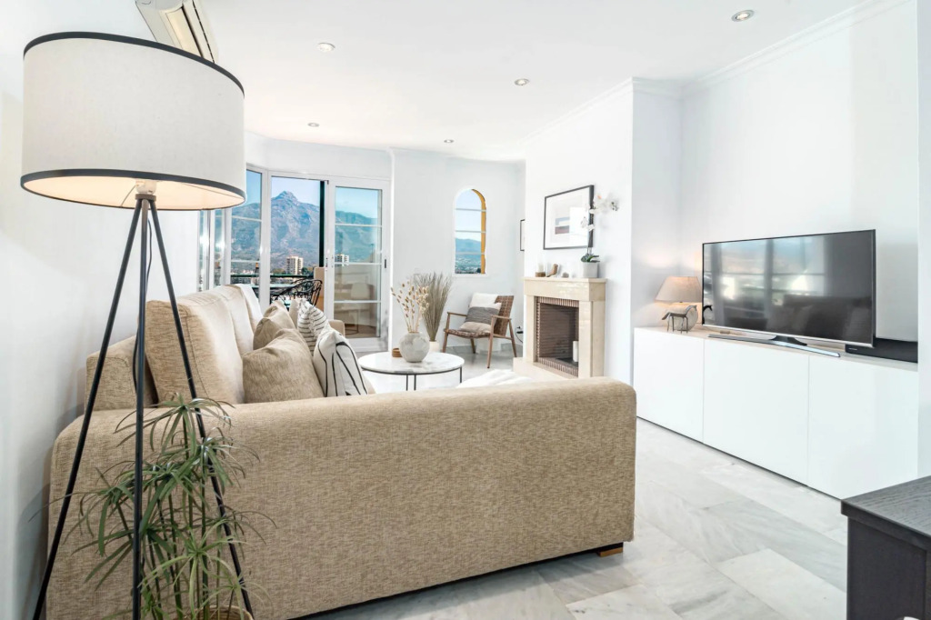 Sam2.4i- Cozy Apartment Walking Distance to Beach