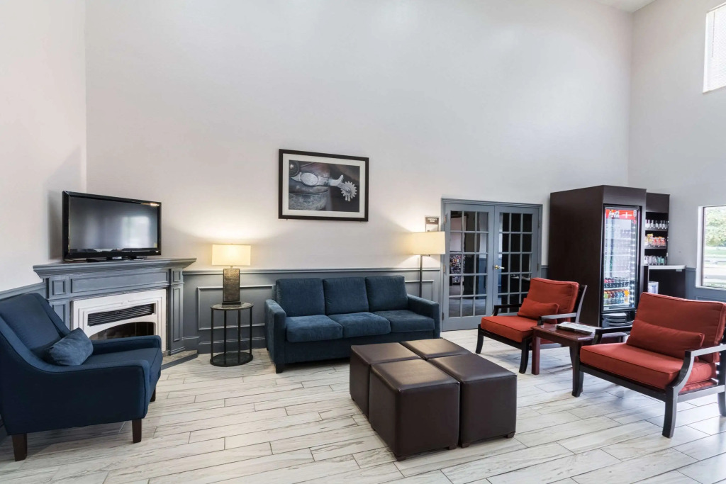 Quality Suites Burleson - Ft Worth