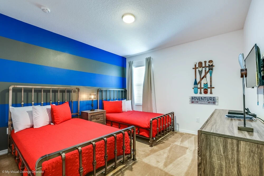 14 Bdrm 11 BA Sleeps 30