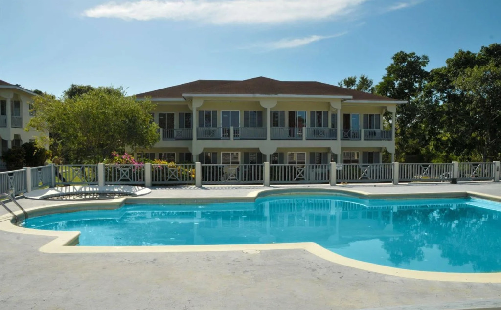 Royale Hummingbird Cliff Hotel